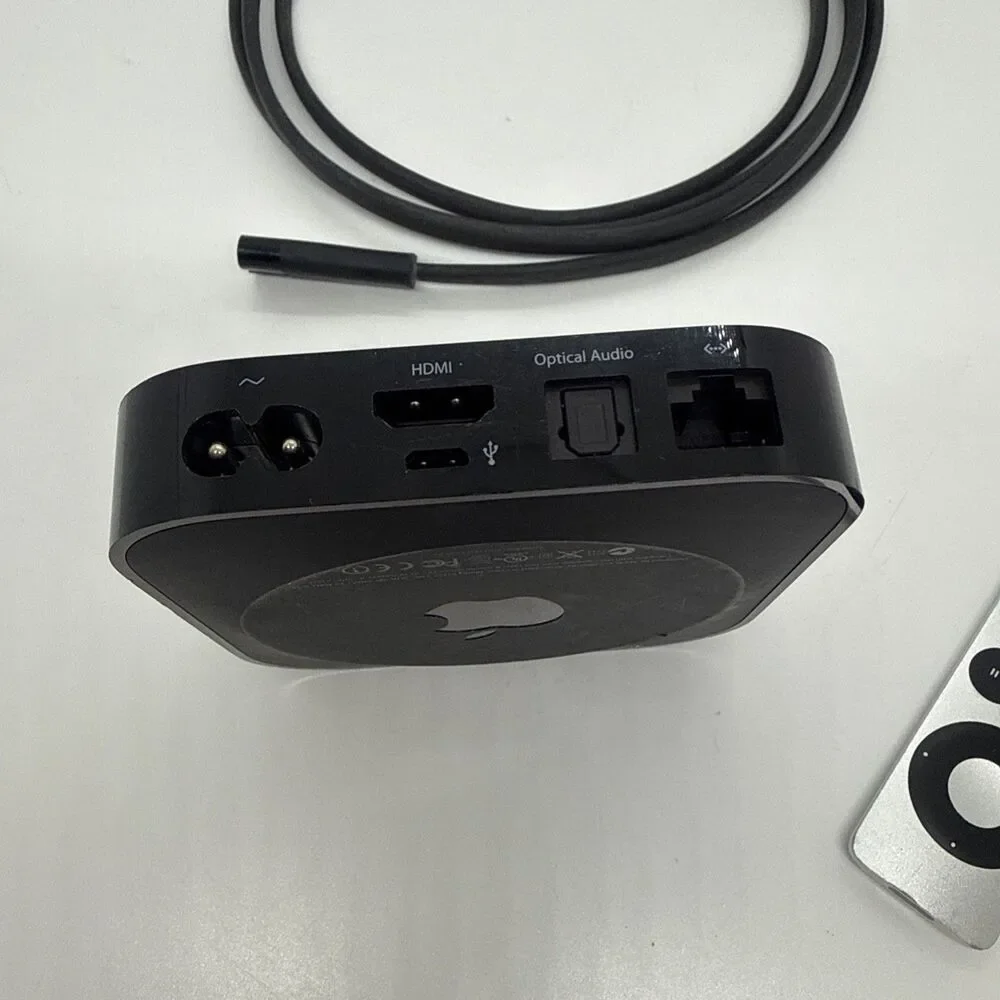 Apple TV 3rd Gen A1469 HD Media Streamer Streaming Box, Power Cord & Remote